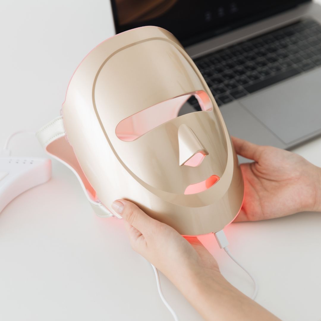 ed and near infrared LED face mask for collagen support