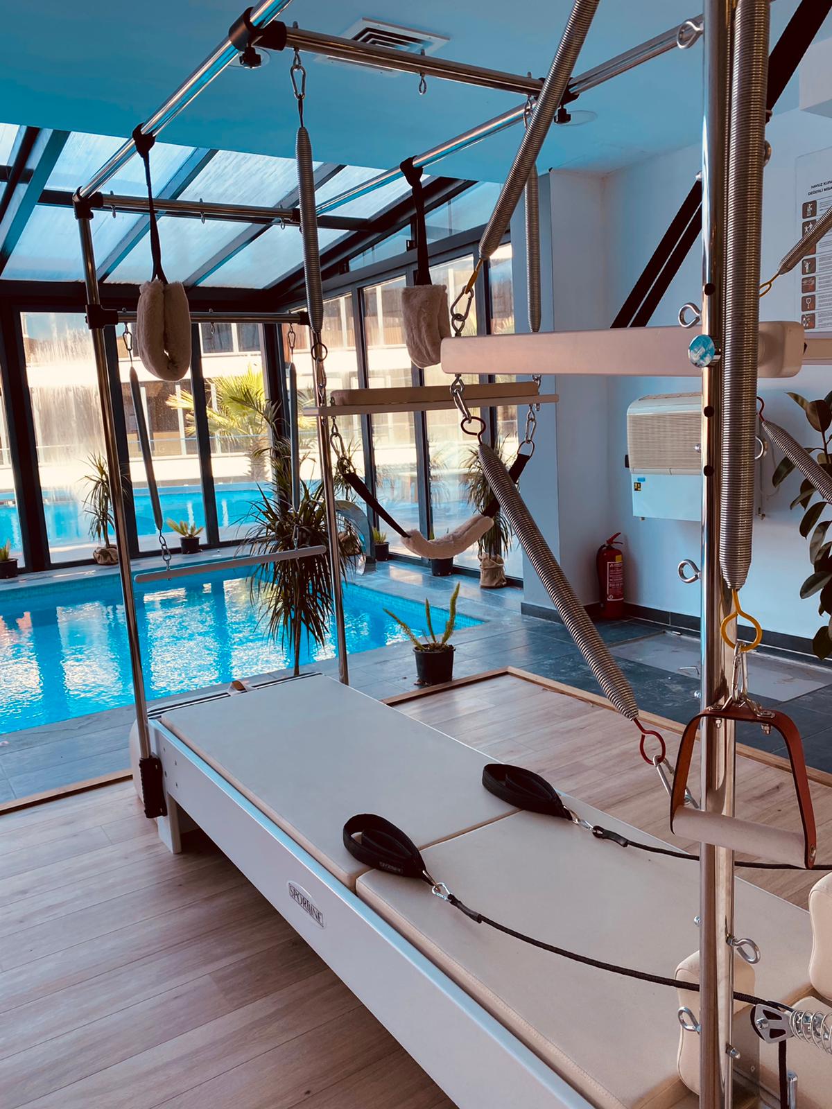 Sportline™ Cadillac-Reformer Bundle – color-coded spring set detail